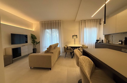 San Zeno Apartment | [Arena walking] 3 bedrooms, 2 bathrooms + parking lot