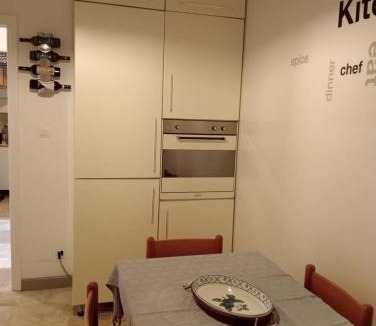 Castell'Alfero Apartment | ATTENTI AL GATTO!Accommodation in the town center, on a private courtyard