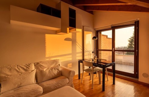 Oltrestazione Apartment | Attic Room vicino Milano, Rho fiera e MXP