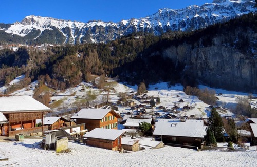 Lauterbrunnen Apartment | Bärgheim, 2 Bett Wohnung by Interhome