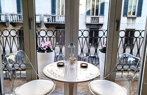 Milan Centre House | B and G Boutique apt.-heart of Milano- Design District