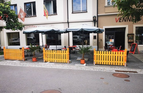 Thun Apartment | B&B am Berntor Doppelzimmer, Dusche und Bad, WC Doppelzimmer, Dusche und Bad, WC by Interhome