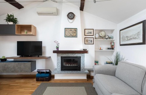 Como City Centre Apartment | Barbagialla by "The House Of Travelers"