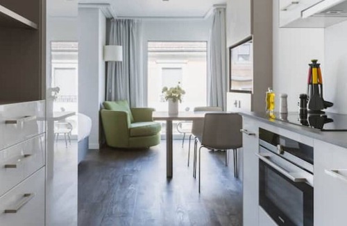 Nyon Apartment | Base Standard