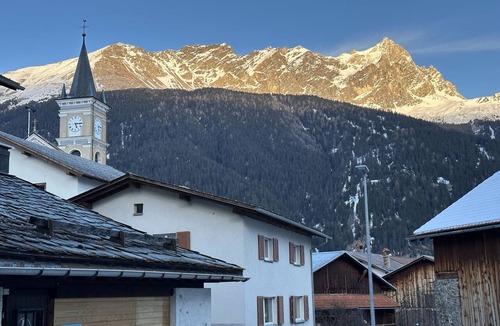 Grisons Apartment | Bavegna Appartement/Fewo, Dusche und Bad, WC, 3 Schlafräume by Interhome