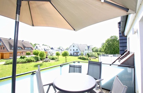 Gohren Apartment | Beachfront apartment with balcony, use of swimming pool and sauna - Rex Rugia apartment 28-6 -
