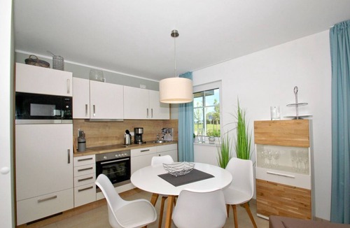 Gohren Apartment | Beachfront vacation rental with a terrace, access to the pool and sauna - Rex Rugia H-1010 -