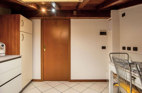Montano Lucino Apartment | Beautiful apartment for 5 guests with A/C, WIFI, TV, balcony and panoramic view