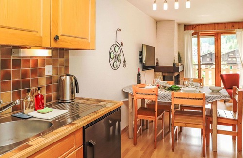 Noveli Apartment | Beautiful apartment for 4 guests with WIFI, TV, balcony and pets allowed