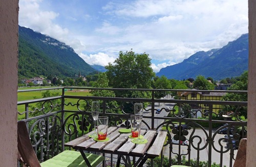 Central Interlaken Apartment | Beautiful apartment for 4 guests with WIFI, TV, balcony and panoramic view