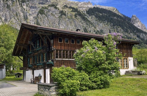 Kandersteg Apartment | Beautiful apartment for 7 guests with WIFI and balcony
