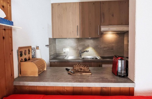 Champery Apartment | Beautiful apartment for 2 guests with WIFI, TV, balcony and panoramic view