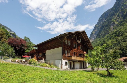 Lauterbrunnen Apartment | Beautiful apartment for 4 people with WIFI, TV, terrace, pets allowed and panoramic view