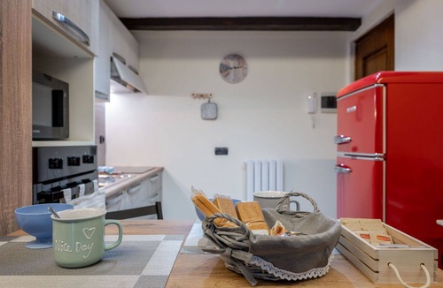 La Salle Apartment | Beautiful apartment for 4 guests with WIFI, private pool, TV and balcony