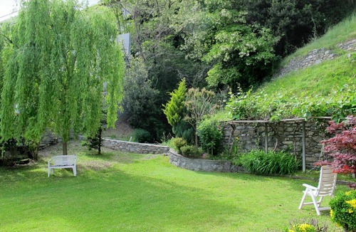 Trezzone Apartment | Beautiful apartment for 6 guests with hot tub, WIFI, TV, patio and pets allowed
