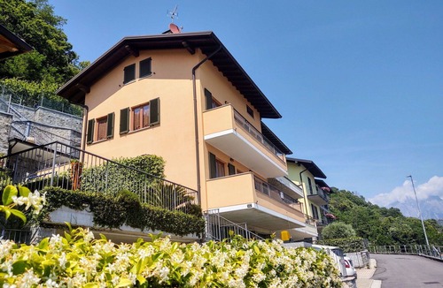 Aurogna Apartment | Beautiful apartment for 5 guests with WIFI, TV, terrace and pets allowed
