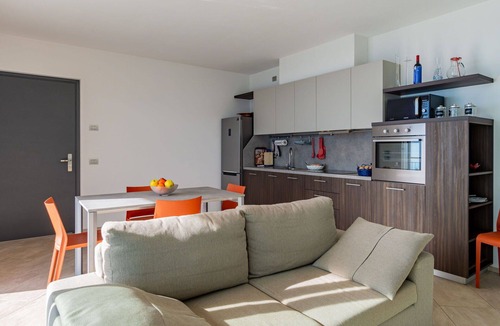 Aurogna Apartment | Beautiful apartment for 4 people with WIFI, A/C, TV and balcony
