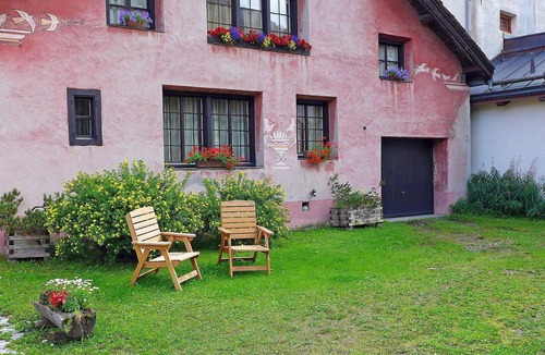 Bever Apartment | Beautiful apartment for 2 guests with WIFI, TV, patio and panoramic view