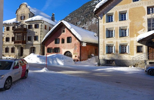 Bever Apartment | Beautiful apartment for 2 guests with WIFI, TV, patio and panoramic view