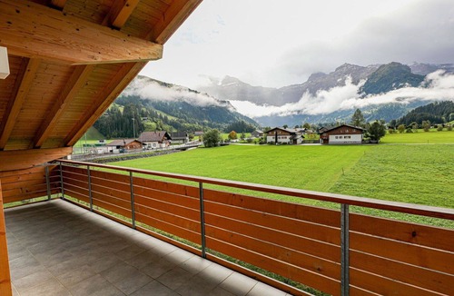 Lenk Apartment | Beautiful apartment for 4 guests with WIFI and balcony