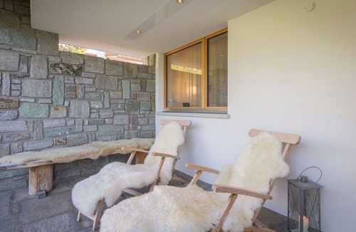 Laax Apartment | Beautiful apartment for 7 people with TV, balcony, pets allowed and panoramic view