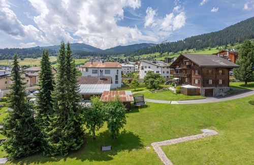 Flims Apartment | Beautiful apartment for 7 people with pool, WIFI, TV, balcony and panoramic view