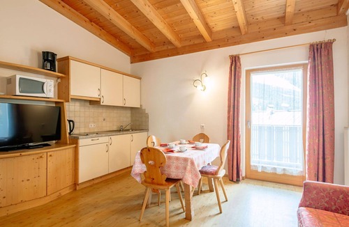 Solda Apartment | Beautiful apartment for 5 guests with WIFI, TV, terrace, pets allowed and panoramic view