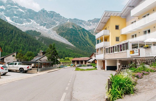 Solda Apartment | Beautiful apartment for 5 guests with WIFI, TV, terrace, pets allowed and panoramic view