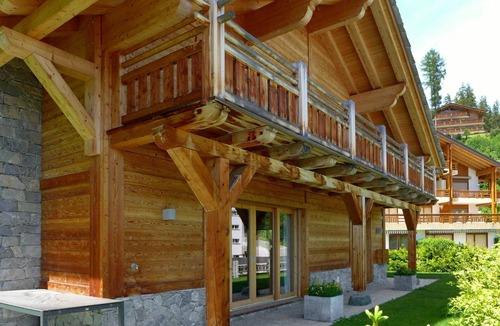 Randogne House | Beautiful apartment in villa for 10 guests with WIFI, TV and balcony