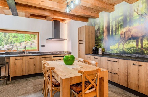 Livo Villa | Beautiful apartment in villa for 12 people with WIFI, TV and patio