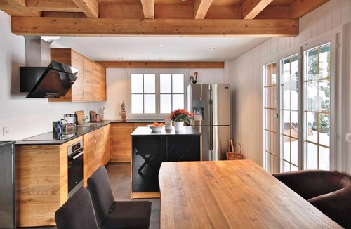 Ruetli Ski Chalet | Beautiful luxury chalet with lake view