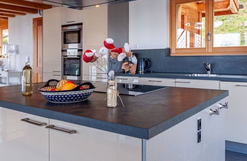 Nendaz House | Beautiful private villa for 10 guests with WIFI, TV, terrace and parking