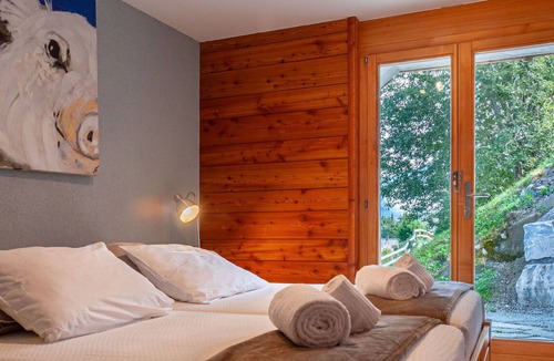 Nendaz House | Beautiful private villa for 10 guests with WIFI, TV, terrace and parking