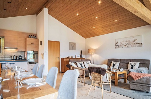 Ovronnaz House | Beautiful private villa for 10 guests with WIFI, TV, terrace, pets allowed and panoramic view