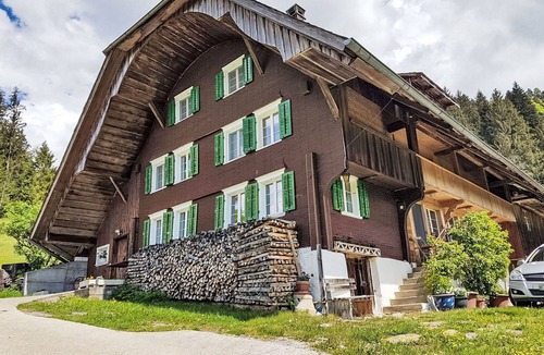 Marbach Villa | Beautiful private villa for 11 guests with WIFI, TV, patio, pets allowed and panoramic view