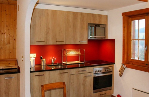 Moleson House | Beautiful private villa for 6 guests with TV, patio, pets allowed and panoramic view