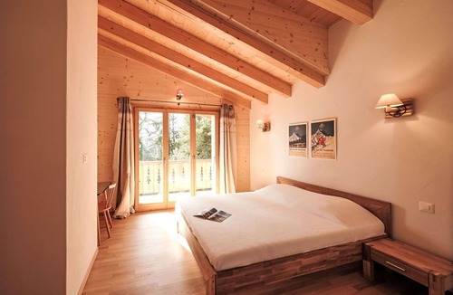 Villars-sur-Ollon House | Beautiful private villa for 9 people with TV and patio
