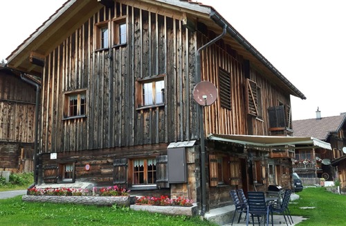 Obermutten Apartment | beim Kulturtenn, (Obermutten). by Interhome