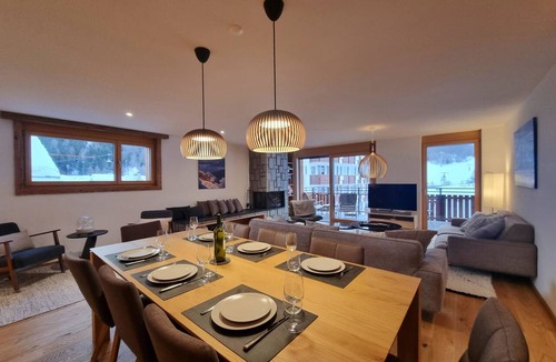Saas-Fee Apartment | Berghof 2. OG Appartement/Fewo 8-Bettwohnung by Interhome
