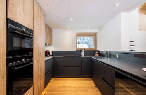 Saas-Fee Apartment | Berghof Penthouse Appartement/Fewo 8-Bettwohnung by Interhome