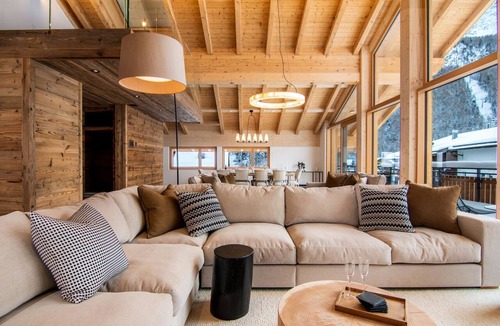 Saas-Fee Apartment | Berghof Penthouse Appartement/Fewo 8-Bettwohnung by Interhome
