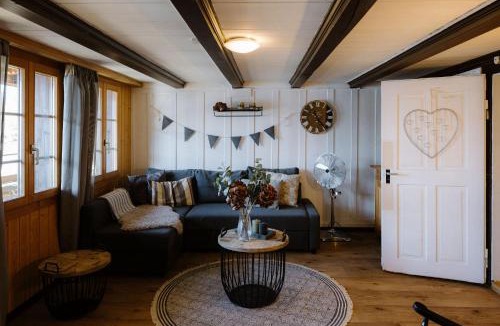 Merligen Apartment | Bijou Beatus - Lakeview Sunset Retreat