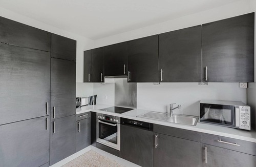 Breite Apartment | Blueground | Breite, elevator, fully furnished