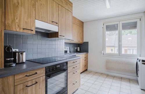 Wipkingen House | Bright 2-BR in Wipkingen — balcony, garden & tram nearby