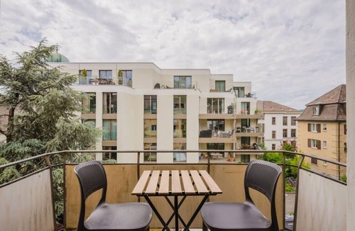 Wipkingen House | Bright 2-BR in Wipkingen — balcony, garden & tram nearby