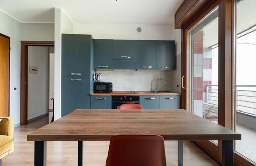 Affori House | Bright 41m2 studio apartment, ideal for 2 people, located on the third floor of a building with lift.The accommodation is located in a quiet residential area, known for its direct view of the Parco Nord Milano.Served by the Milano Bruzzano FN station (su