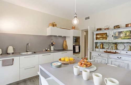 Civenna Villa | Bright and welcoming two-level villa with large garden, just 5km from Bellagio and 2.5km from the pretty village of Civenna! The villa is located halfway between the picturesque Bellagio (a stunning town on the Como Lake) and Mount S.Primo, which offers