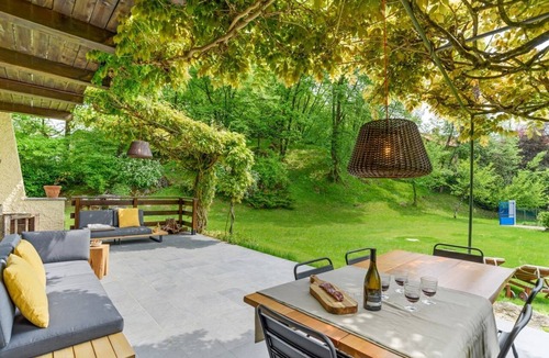 Civenna Villa | Bright and welcoming two-level villa with large garden, just 5km from Bellagio and 2.5km from the pretty village of Civenna! The villa is located halfway between the picturesque Bellagio (a stunning town on the Como Lake) and Mount S.Primo, which offers