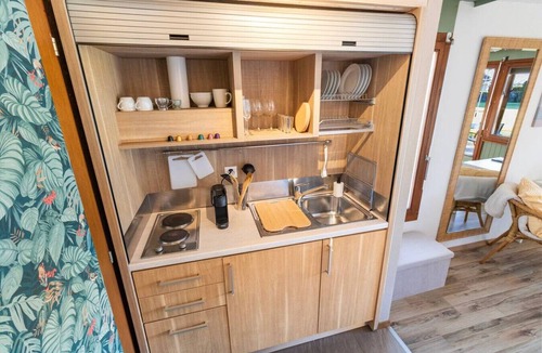 Portalban-Dessous Apartment | Bright studio apartment with a terrace, 5 minutes from the lake
