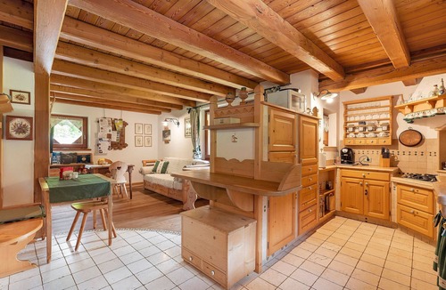 Rabbi Apartment | 'Camera Castel Pagan' with Mountain View and Garden
